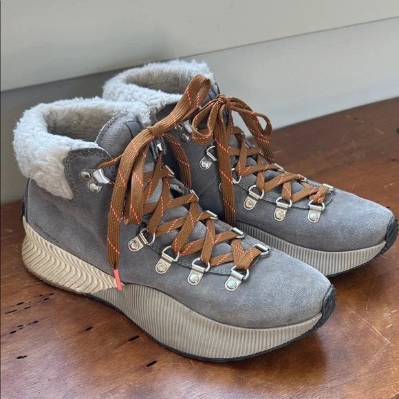 Sorel Out N About Winter Conquest Waterproof Boots w/Shearling Cuff Women’s 8.5 - Picture 3 of 16